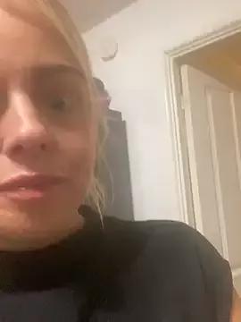 Curvysapphire from StripChat is Freechat