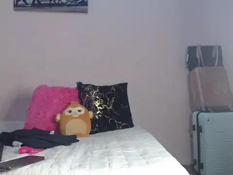 Try our streaming cams variety and talk on a personal level with our adorable girls streamers, showing off their bountiful shapes and dildos.