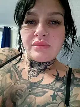 CurvyyAnna from StripChat is Freechat