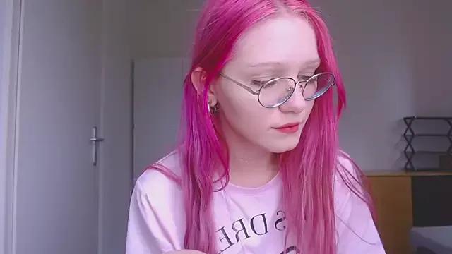 Cut1e-beauty- from StripChat is Freechat