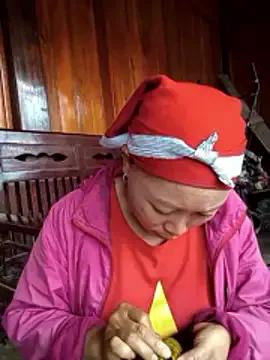 cute-kiss from StripChat is Freechat