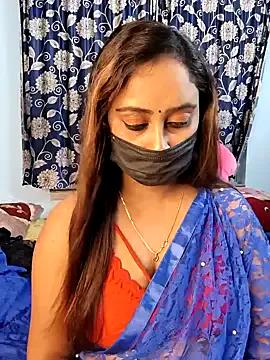 Cute-lusi from StripChat
