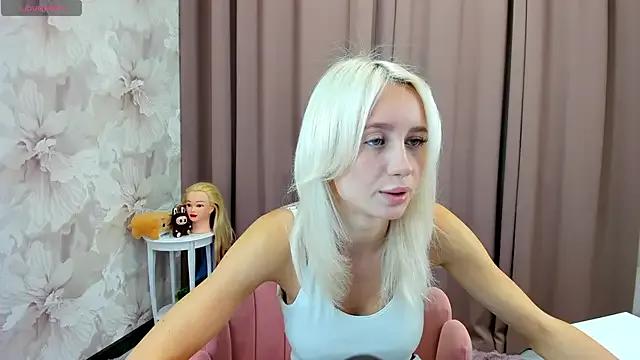 Try our streaming cams variety and talk on a personal level with our adorable girls streamers, showing off their bountiful shapes and dildos.