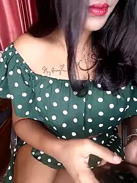 cuteniaa from StripChat is Freechat