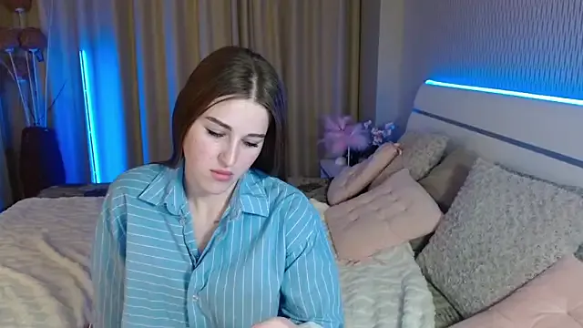 cutie_violet from StripChat is Freechat