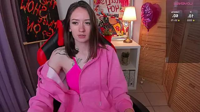 Try our streaming cams variety and talk on a personal level with our adorable girls streamers, showing off their bountiful shapes and dildos.