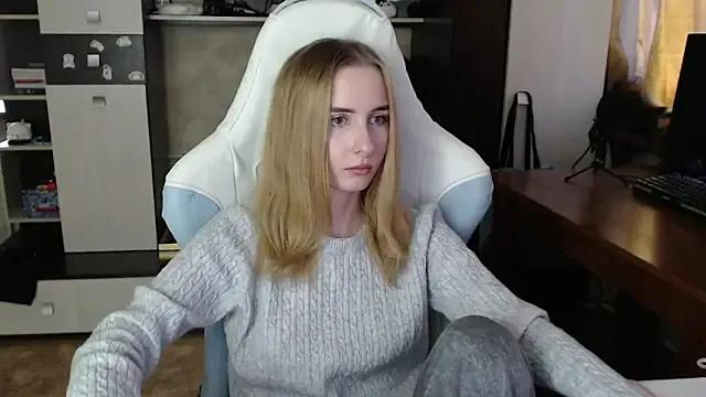 Cutti_Crystal from StripChat
