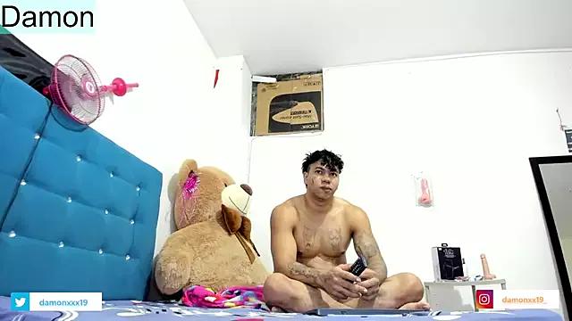 daamonxxx19 from StripChat