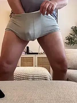 Daddybear100 from StripChat