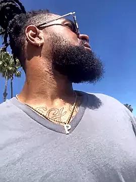 Daddylongbeard from StripChat