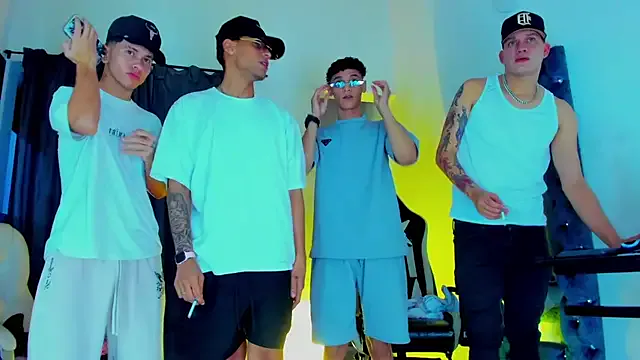 daddys_insanee from StripChat is Freechat