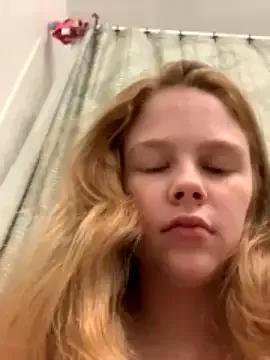 Daddyscumprincess from StripChat