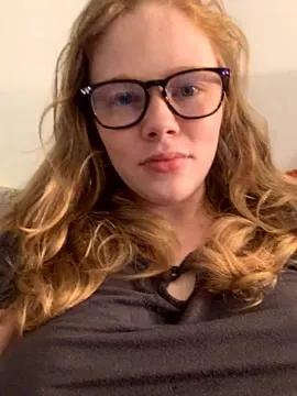 Daddyscumprincess from StripChat