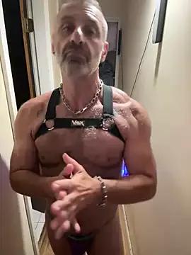 DaddySnowXX from StripChat is Freechat