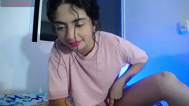 Dahanna422 on StripChat 