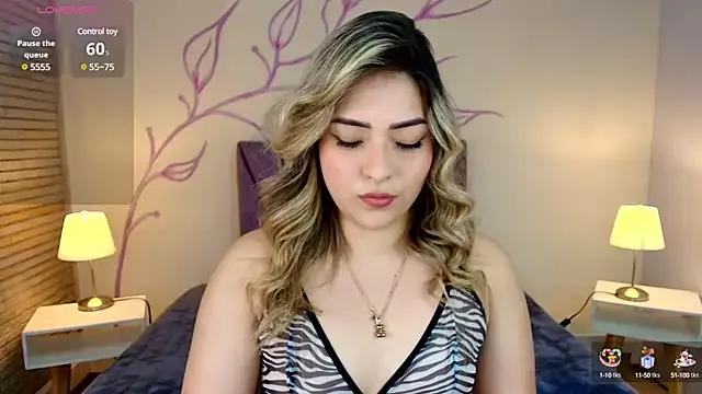 DahliaMoore from StripChat is Freechat