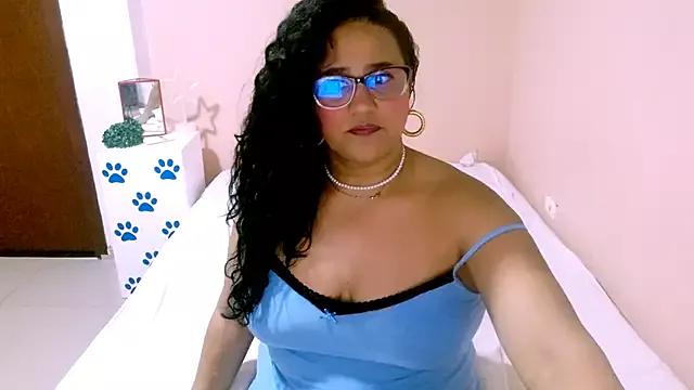 DahliaQueen from StripChat is Freechat