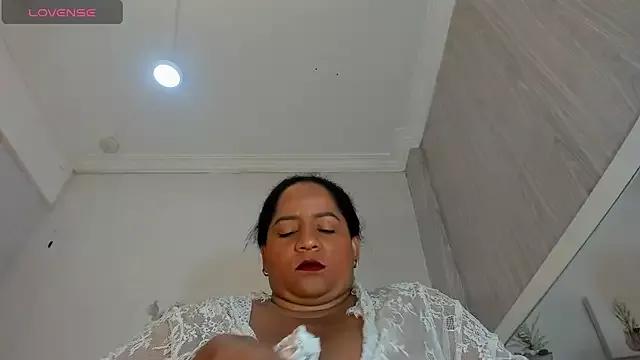 Dajanaaroa from StripChat