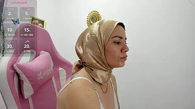 dalila_kemur from StripChat is Freechat