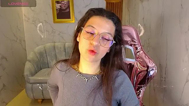 dalilah420_s from StripChat is Freechat