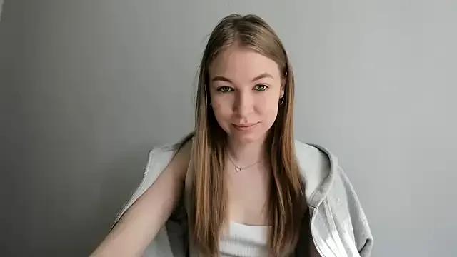 Dana_flowers from StripChat is Freechat