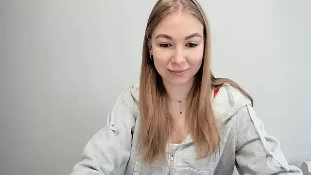 Dana_flowers from StripChat