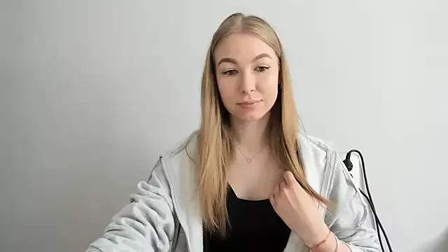 Dana_flowers from StripChat