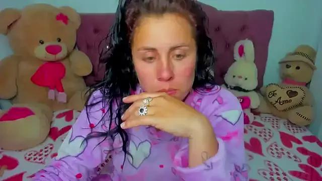Dana_Jeins from StripChat