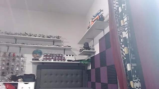 danasantoreal from StripChat