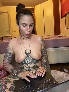 Dancing_wmyselF_ from StripChat is Freechat