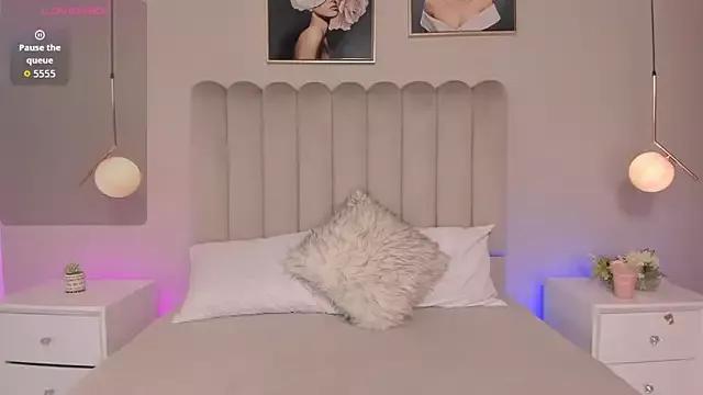 Try our streaming cams variety and talk on a personal level with our adorable girls streamers, showing off their bountiful shapes and dildos.