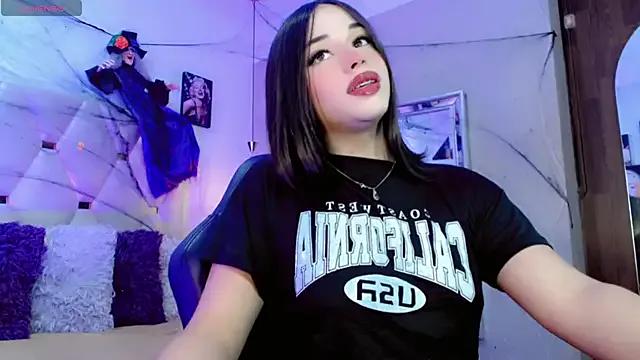 Daniela_Embeer_ from StripChat is Freechat