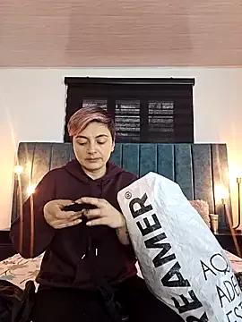 Daniela_Leonn from StripChat is Freechat
