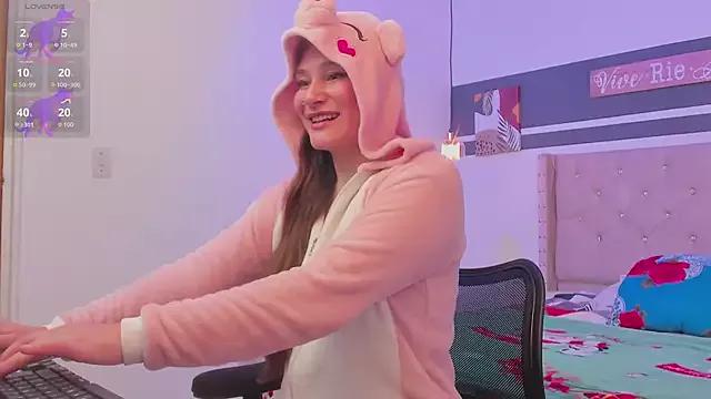 Try our streaming cams variety and talk on a personal level with our adorable girls streamers, showing off their bountiful shapes and dildos.