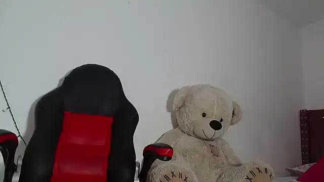 Try our streaming cams variety and talk on a personal level with our adorable girls streamers, showing off their bountiful shapes and dildos.