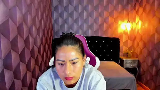 DannaLewis from StripChat