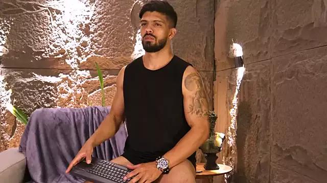 DannSaenz from StripChat