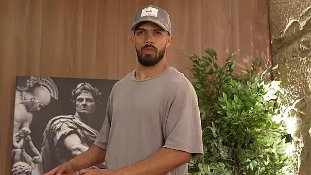 DannSaenz from StripChat