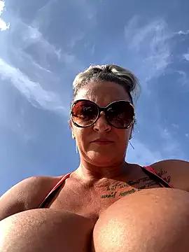 dannydoll33 from StripChat