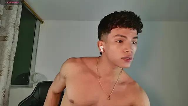 DannyMaximoff from StripChat