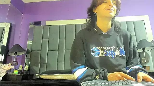 Dante_Crow_ from StripChat is Freechat