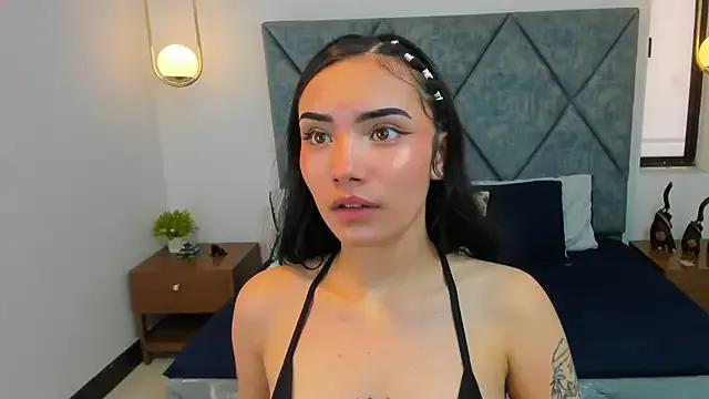 Daphne_Nicolle from StripChat is Freechat