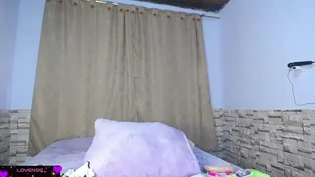 DaraKat18 from StripChat