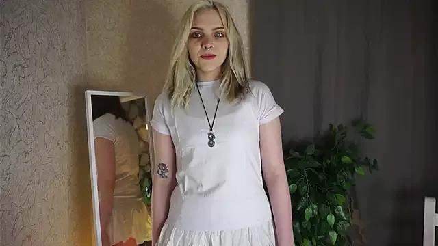Try our streaming cams variety and talk on a personal level with our adorable girls streamers, showing off their bountiful shapes and dildos.