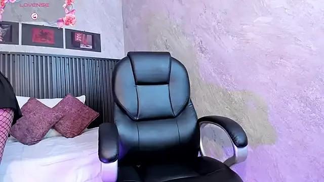 Try our streaming cams variety and talk on a personal level with our adorable girls streamers, showing off their bountiful shapes and dildos.