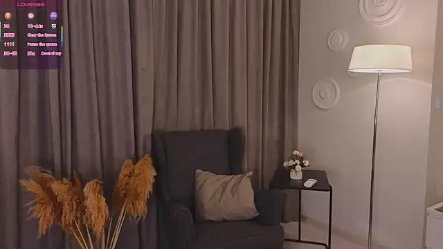 Try our streaming cams variety and talk on a personal level with our adorable girls streamers, showing off their bountiful shapes and dildos.