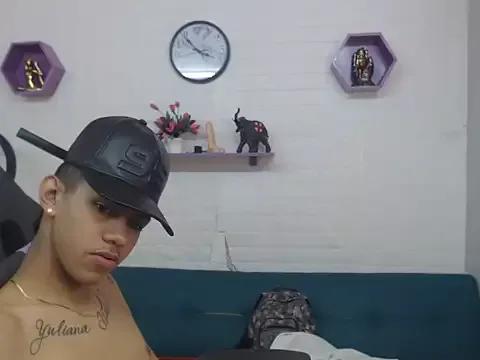 david_skinnyboy from StripChat is Freechat