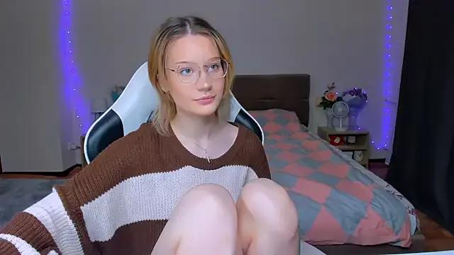 DearLia from StripChat is Freechat