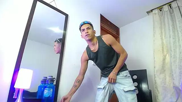 Dede_Leon from StripChat