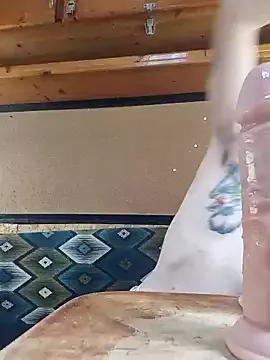 DeesseLilli from StripChat is Freechat